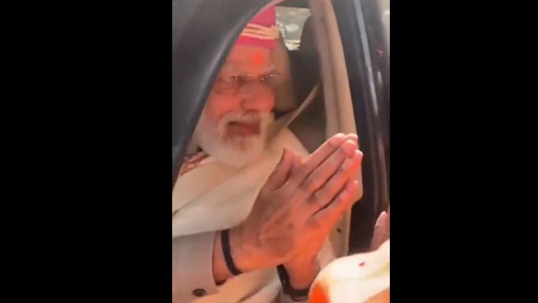 ஏய்! என்னா?பூச்சி காட்றியா? நல்லாருக்காது! தரை லோக்கலாக இறங்கிய அதிகாரி