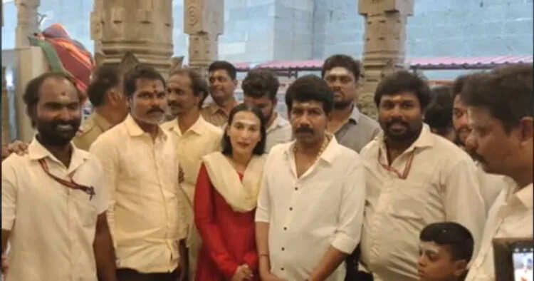 அண்ணாமலையார் கோயிலில் ஐஸ்வர்யா ரஜினிகாந்த், இயக்குனர் பாலா தரிசனம்..!