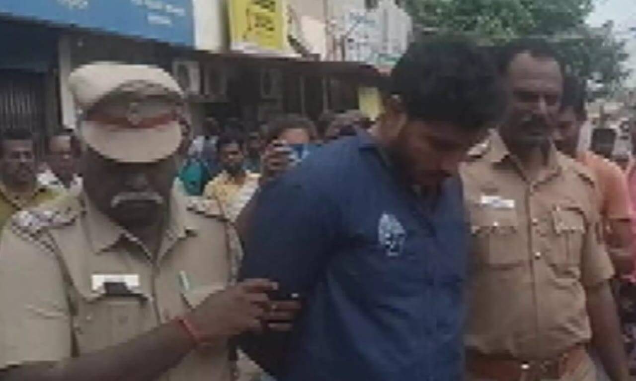 பட்டப்பகலில் வங்கியில் கொள்ளை முயற்சி - துணிவு படம் பார்த்து கொள்ளையடிக்க வந்ததாக வாக்குமூலம்