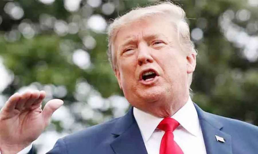 அதிபர் டிரம்ப் செக் : சிரியா உள்ளிட்ட 7 நாடுகளை சேர்ந்தவர்கள் அமெரிக்காவிற்குள் நுழைய தடை..!