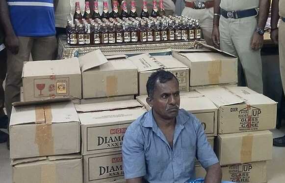 நத்தம் அருகே பெட்டிக்கடையில் பதுக்கிய 1,407 மதுபாட்டில்கள் பறிமுதல் - கடை உரிமையாளர் கைது!