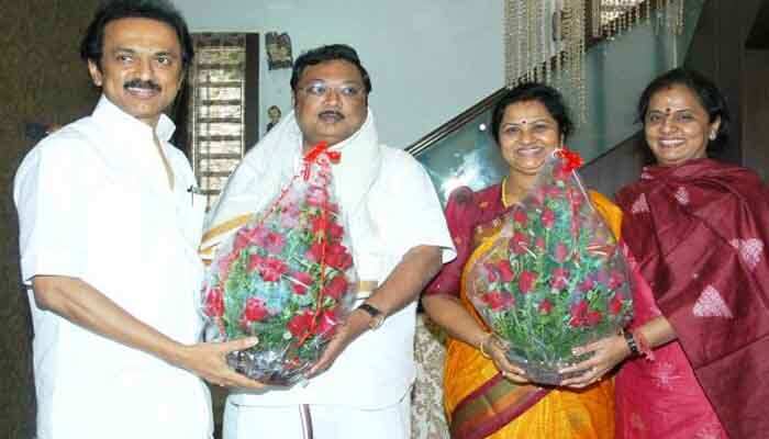 மு.க.ஸ்டாலினுடன் மு.க.அழகிரி ...பசுமையான நினைவுகள் பகிர்வு