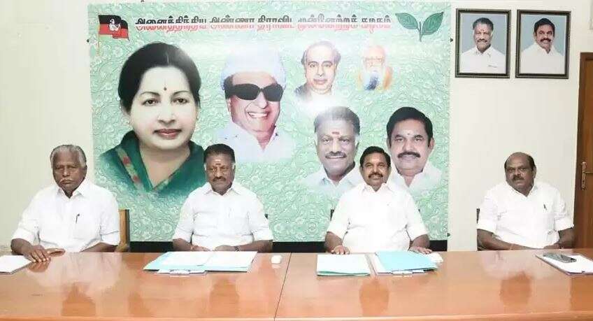 ஓபிஎஸ்-க்கு அனுப்பப்பட்ட தீர்மானங்கள் - அதிமுகவின் வரவு செலவு அறிக்கை ஒப்படைப்பு!