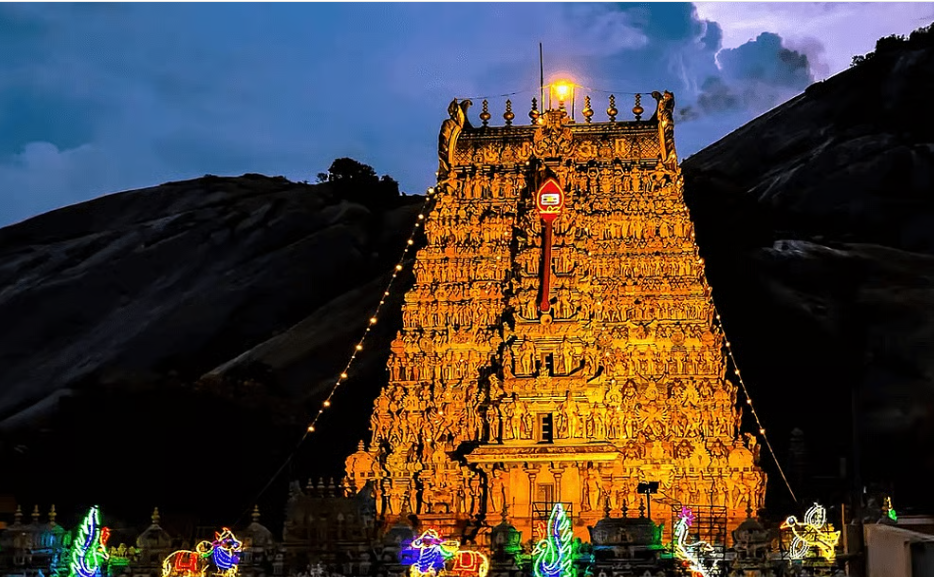 2ம் உலகப்போர் காலத்தில் தடை செய்யப்பட்ட திருப்பரங்குன்றம் மலை உச்சியில் மீண்டும் கார்த்திகை மகா தீபம்!