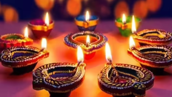 இன்று பழைய அகலில் தீபம் ஏற்றலாமா? மண் அகலில் தீபம் ஏற்ற காரணம் தெரியுமா?