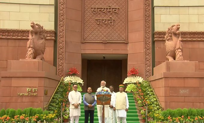 140 கோடி மக்களின் கனவை நனவாக்கவும் எம்பிக்கள் பாடுபட வேண்டும்- மோடி