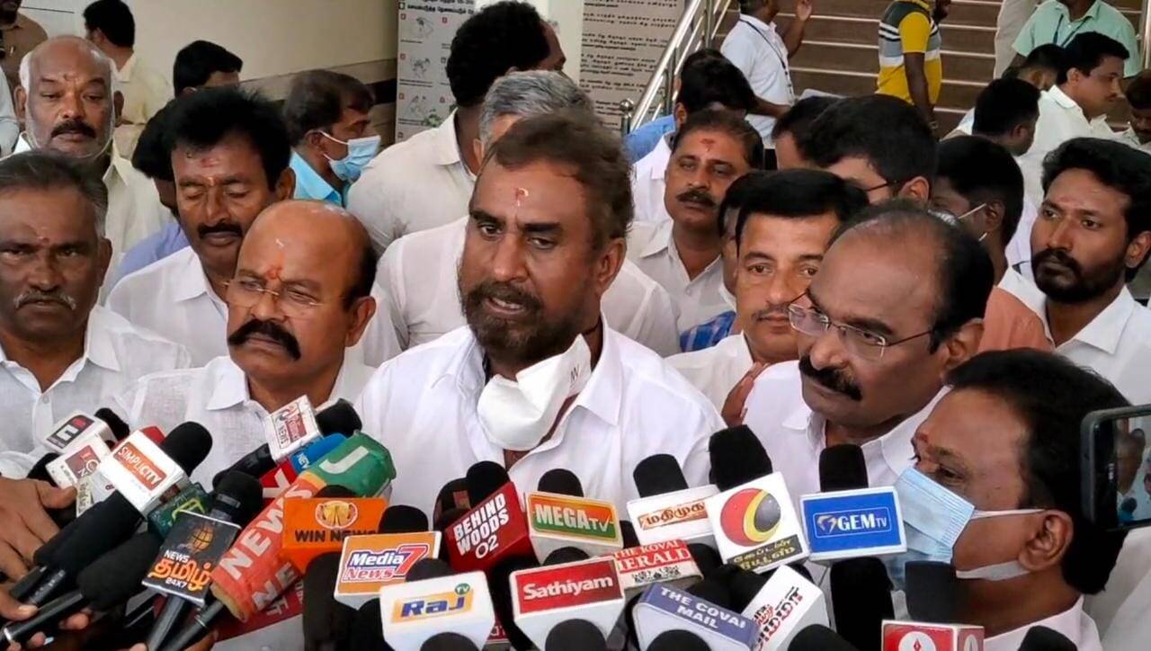 எடப்பாடி பழனிசாமியுடன் மோதலா? எஸ்பி வேலுமணி விளக்கம்