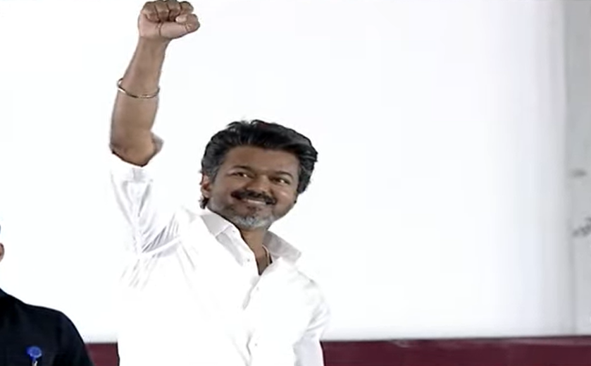 “உண்மையான காங்கிரஸ் தவெக பக்கமே... சில பல கோடிகளை கொடுத்து காங்கிரஸை ஸ்டாலின் கையில் போட்டுக்கொண்டார்”- விஜய்