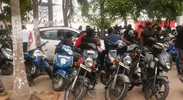 வேளச்சேரி எம்.எல்.ஏ. ரிசார்ட்டில் போதை விருந்து - 100க்கும் மேற்பட்டோர் சிறைபிடிப்பு