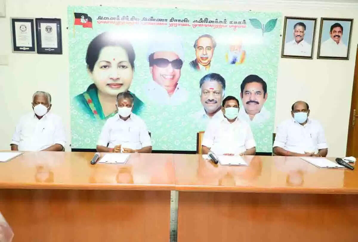 சசிகலாவின் பொ.செ.வுக்கு ஆப்பு! ஓபிஎஸ் -இபிஎஸ்க்கும் ஆப்பு!