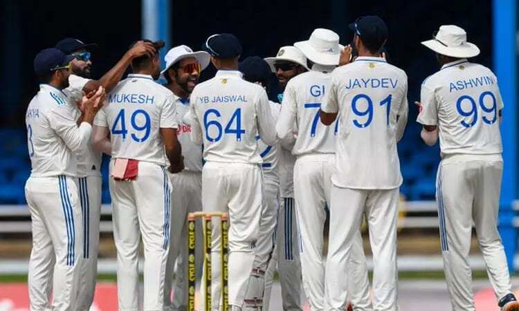 இந்திய அணி சிறப்பான ஆட்டம் - மேற்கிந்திய தீவுகள் அணிக்கு 365 ரன்கள் இலக்கு