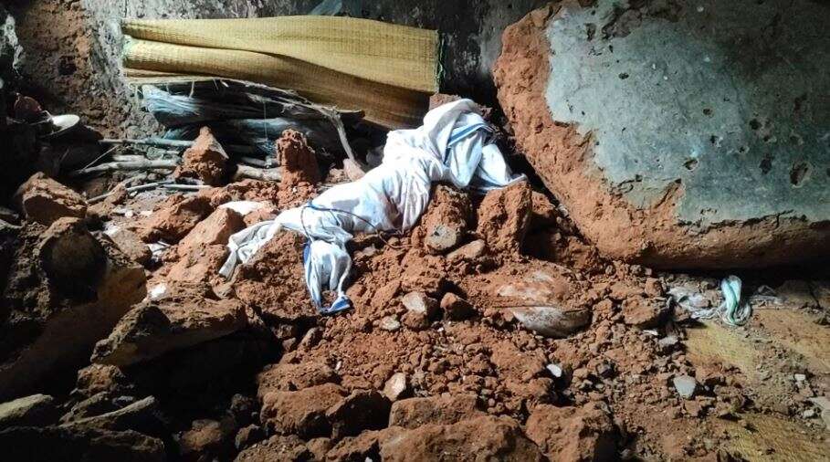 வீட்டின் சுவர் இடிந்து விழுந்ததில் வயதான தம்பதி உயிரிழப்பு!!