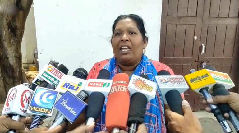 லவ் பேர்ட்ஸ் தகராறு - 12 வயது சிறுவன் தீக்குளிக்க முயற்சி