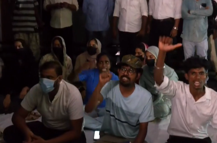 கரப்பான்பூச்சி ஜனதா கட்சிக்கு ஆதரவாக சென்னையில் போராட்டம்..!