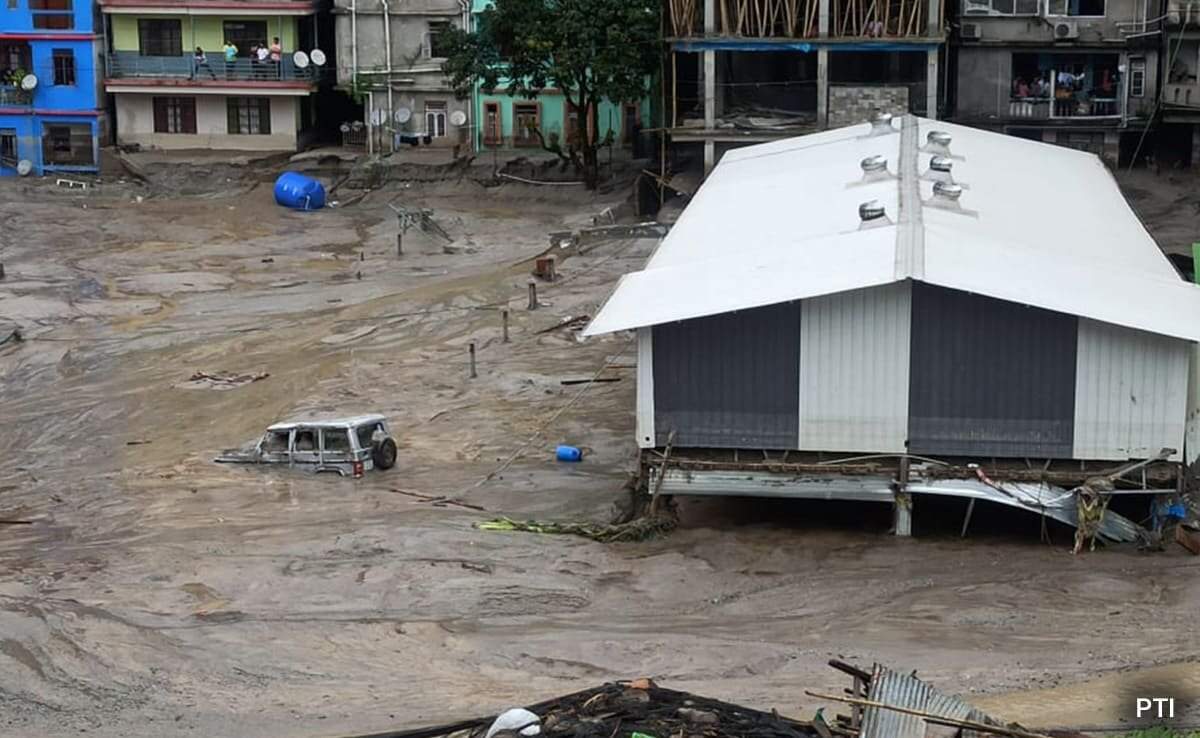 சீக்கிம் மாநிலத்தில் வெள்ளத்தில் சிக்கி உயிரிழந்தவர்களின் எண்ணிக்கை 40 ஆக உயர்வு