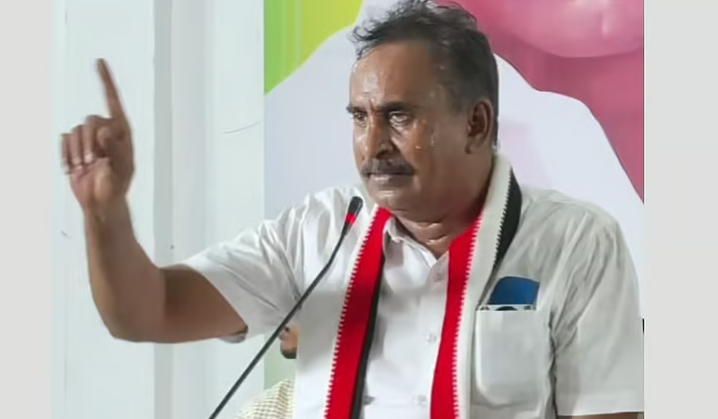 #BREAKING : அரசியலில் திடீர் திருப்பம் : எஸ்.பி வேலுமணியை அதிமுக சட்டமன்ற குழு தலைவராக தேர்வு செய்ய முடிவு..!