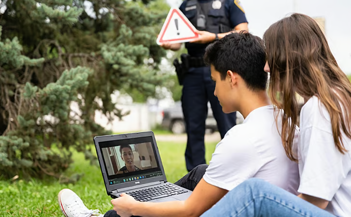 இலவச OTT ஆப் பயன்படுத்துகிறீர்களா? உங்கள் வங்கி கணக்கு காலி ஆகலாம்! சைபர் கிரைம் எச்சரிக்கை..!