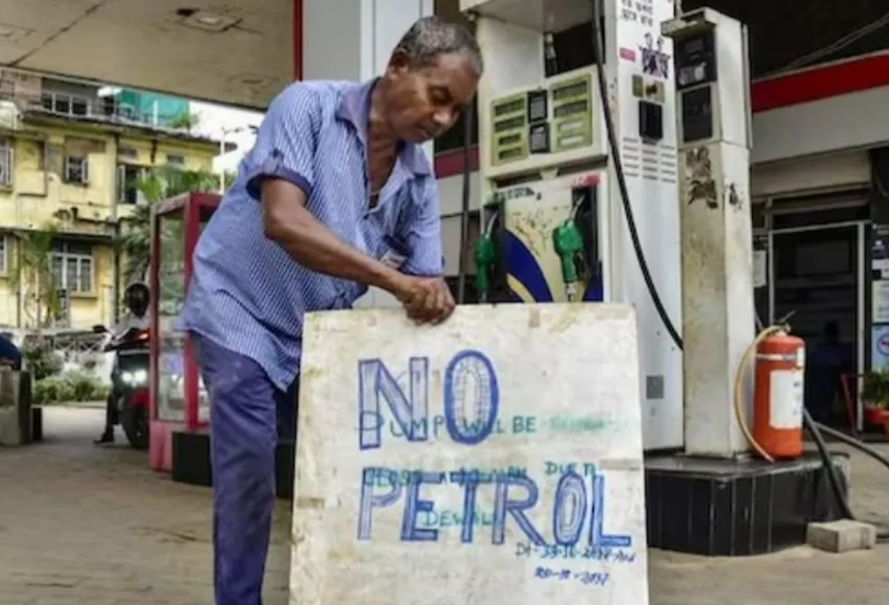 இனி இந்த சான்றிதழ் இல்லையென்றால் பெட்ரோல் கிடையாது..!