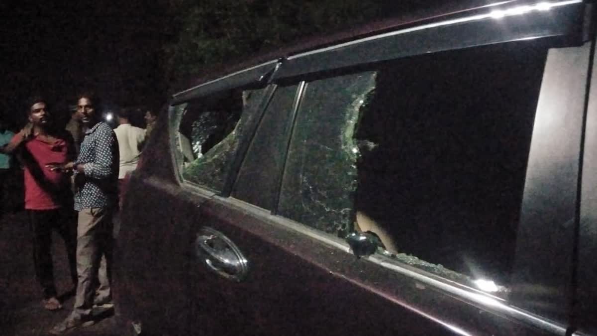 அதிமுக ஊராட்சி மன்ற உறுப்பினர் துடிக்க துடிக்க சரமாரியாக வெட்டிக் கொலை!