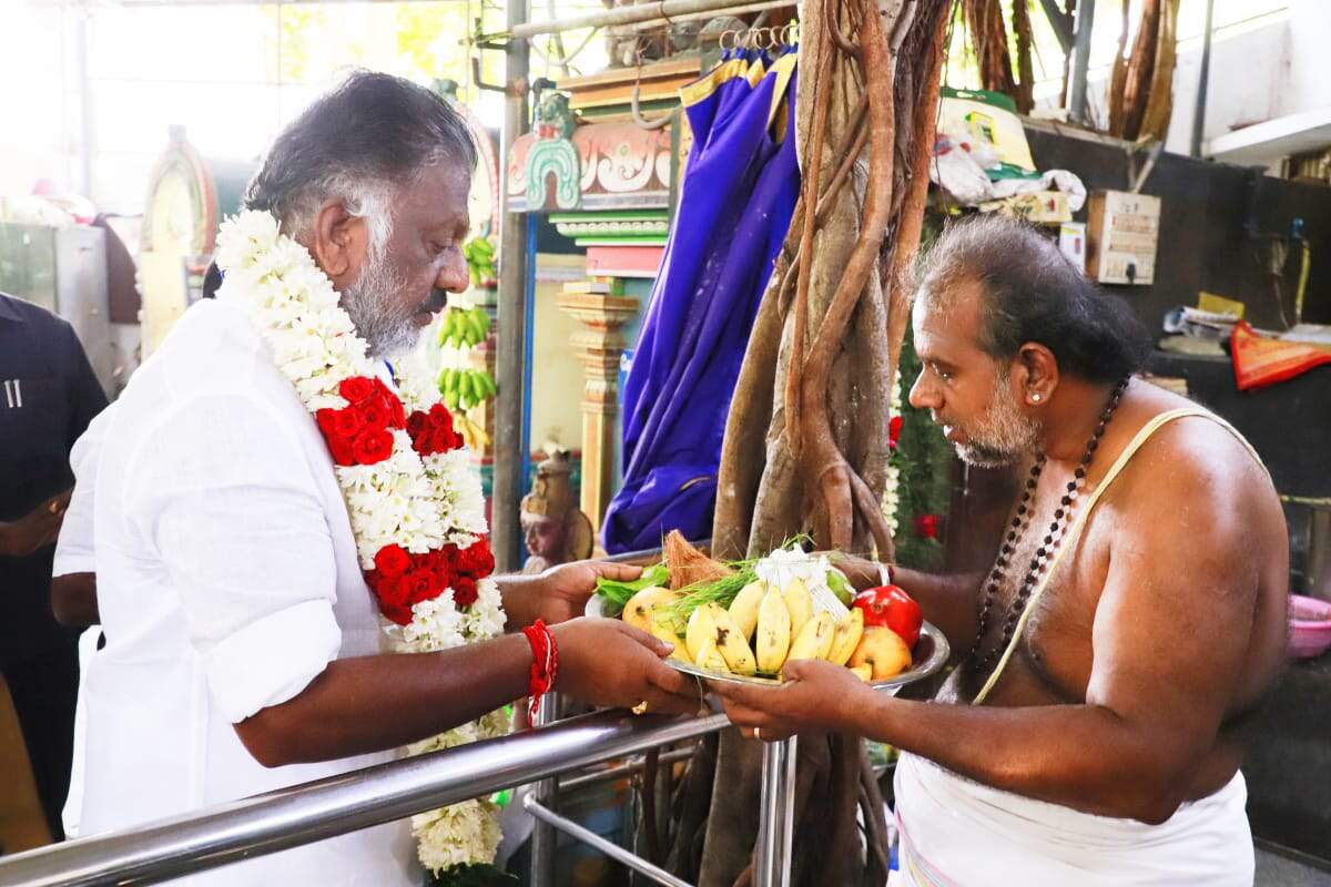இயற்கை விநாயகர் கோயிலில் ஓபிஎஸ் சாமி தரிசனம்!!