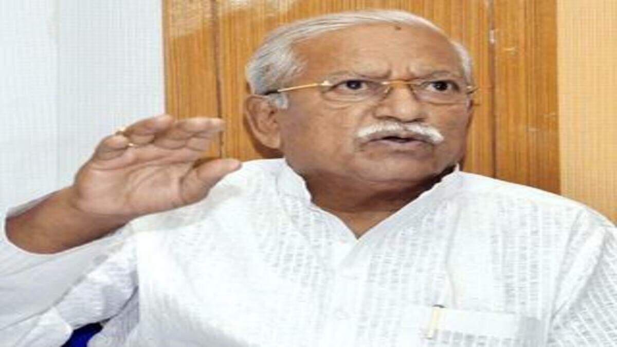 நாடு முழுவதும் மக்கள் காங்கிரஸின் டவுசரை அகற்றி விட்டனர்... பா.ஜ.க. எம்.பி. கிண்டல்