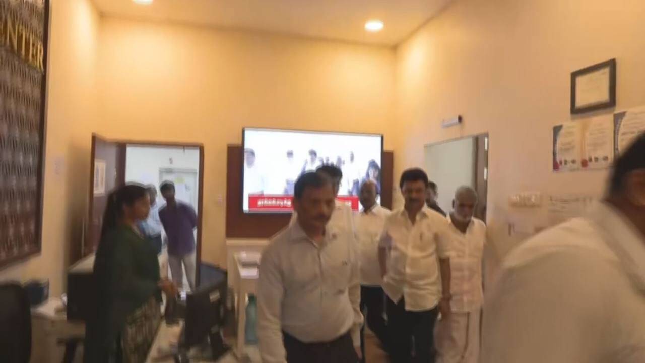 அவசர கட்டுப்பாட்டு மற்றும் கண்காணிப்பு மையத்தில் முதலமைச்சர் மு.க.ஸ்டாலின் ஆய்வு