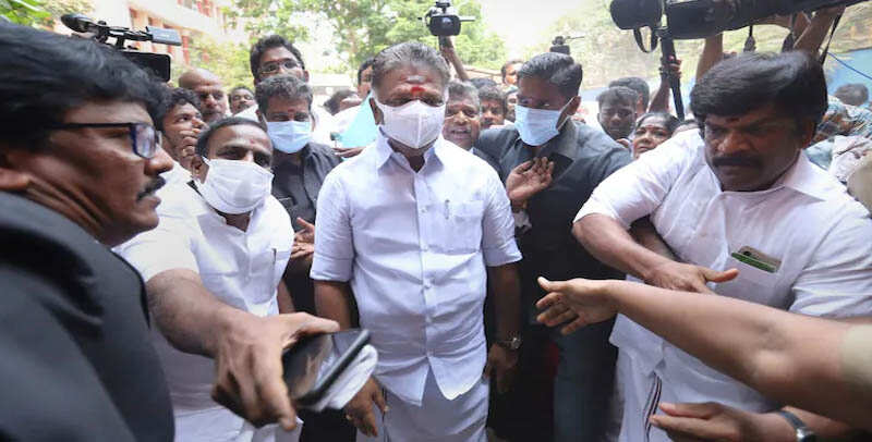 ஆதரவாளர்களை சந்தித்த ஓபிஎஸ்! செய்தியாளர்களை சந்திக்க மறுப்பு