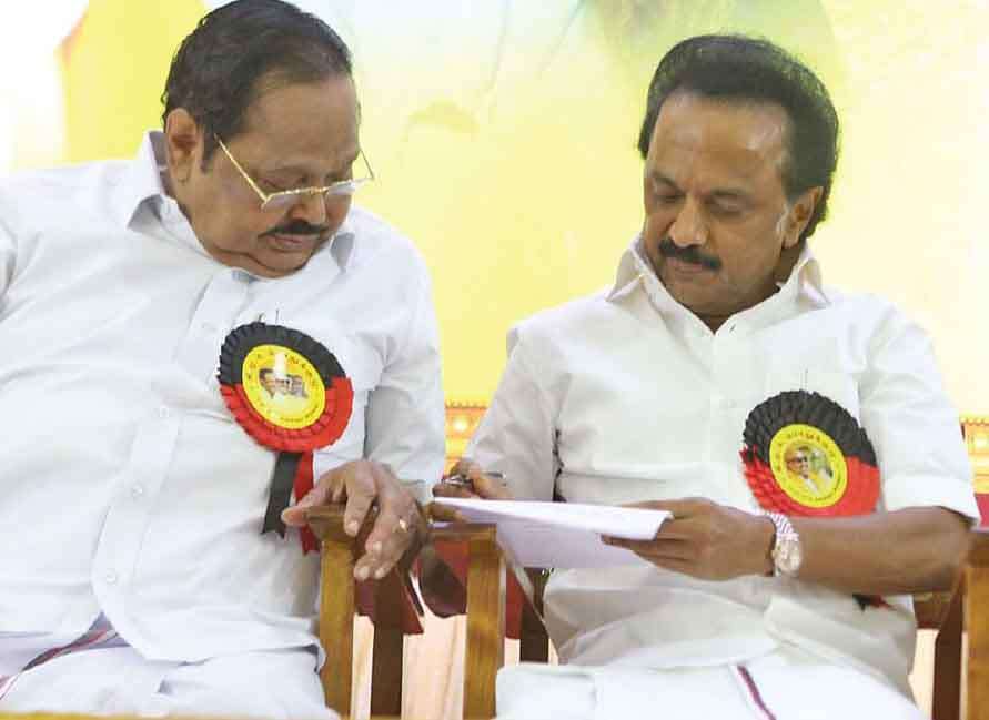 மொட்டைத் தலையன் குட்டையில் விழுந்தது போல் உள்ளது... இபிஎஸ் -ஒபிஎஸ்சை கலாய்த்த துரைமுருகன்