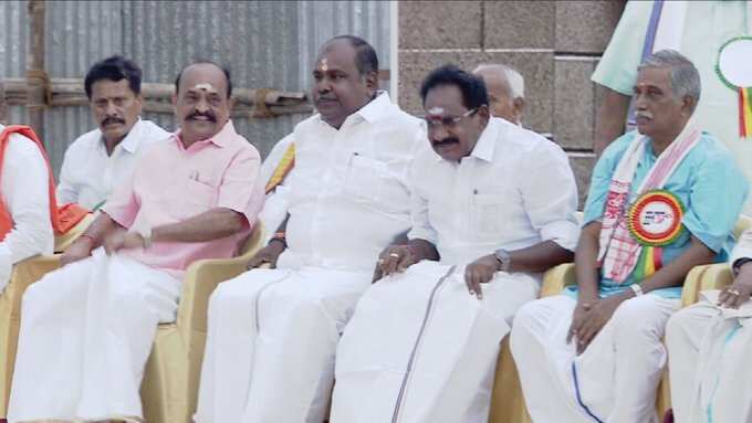 கலை நிகழ்ச்சிகளுடன் கோலாகலமாக தொடங்கிய முருக பக்தர்கள் மாநாடு.. அதிமுக முன்னாள் அமைச்சர்கள் பங்கேற்பு..!!