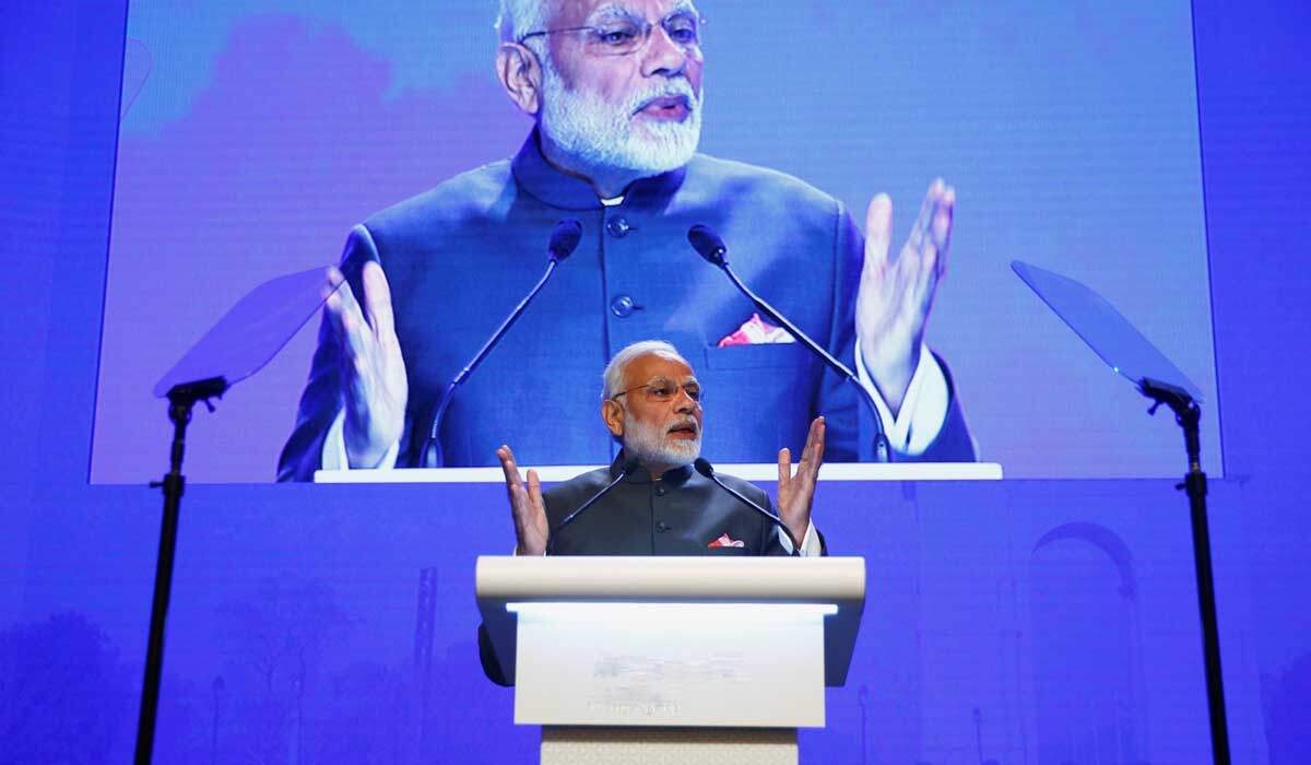 இரண்டு நாக்குகள் இலவசம்னு அறிவிக்கலாமே - பிரதமர் மோடி மீது கடும் தாக்கு