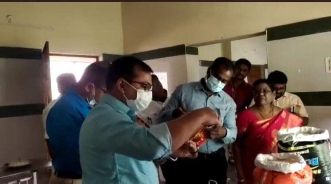 அரசு உண்டு உறைவிடப்பள்ளியில் தரமற்ற உணவு விநியோகம்; பள்ளி காப்பாளரை சஸ்பெண்ட் செய்த ஆட்சியர்!