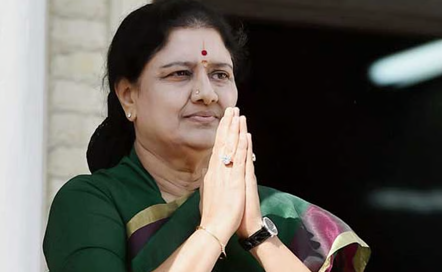 என் தலைமையில் நிச்சயம் அம்மா ஆட்சி அமையும் - அண்ணா நினைவிடத்தில் சசிகலா சூளுரை..!