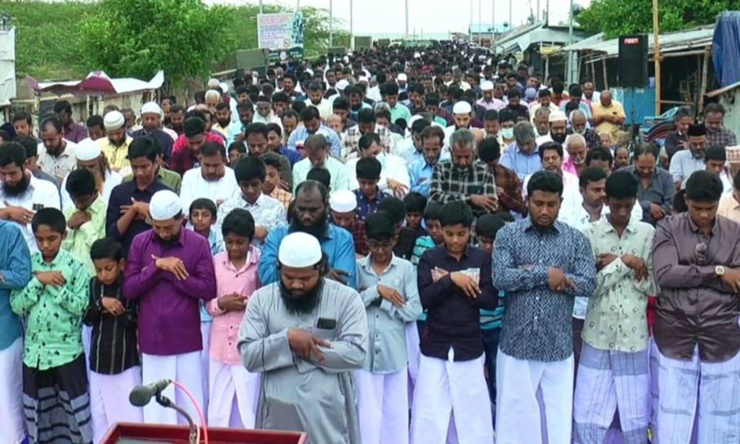 பக்ரீத் பண்டிகை - நாகூர் கடற்கரையில் இஸ்லாமியர்கள் சிறப்பு தொழுகை