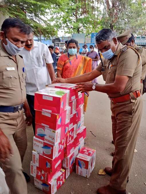 கோவையில் வாக்காளர்களுக்கு விநியோகம் செய்ய முயன்ற ஹாட் பாக்ஸ்கள் பறிமுதல்!