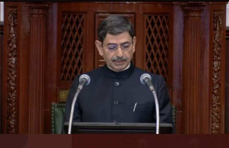 ஆளுநர் உரையில் மரபு மீறல் - தலைவர்களின் பெயர்கள் முழுமையாக புறக்கணிப்பு