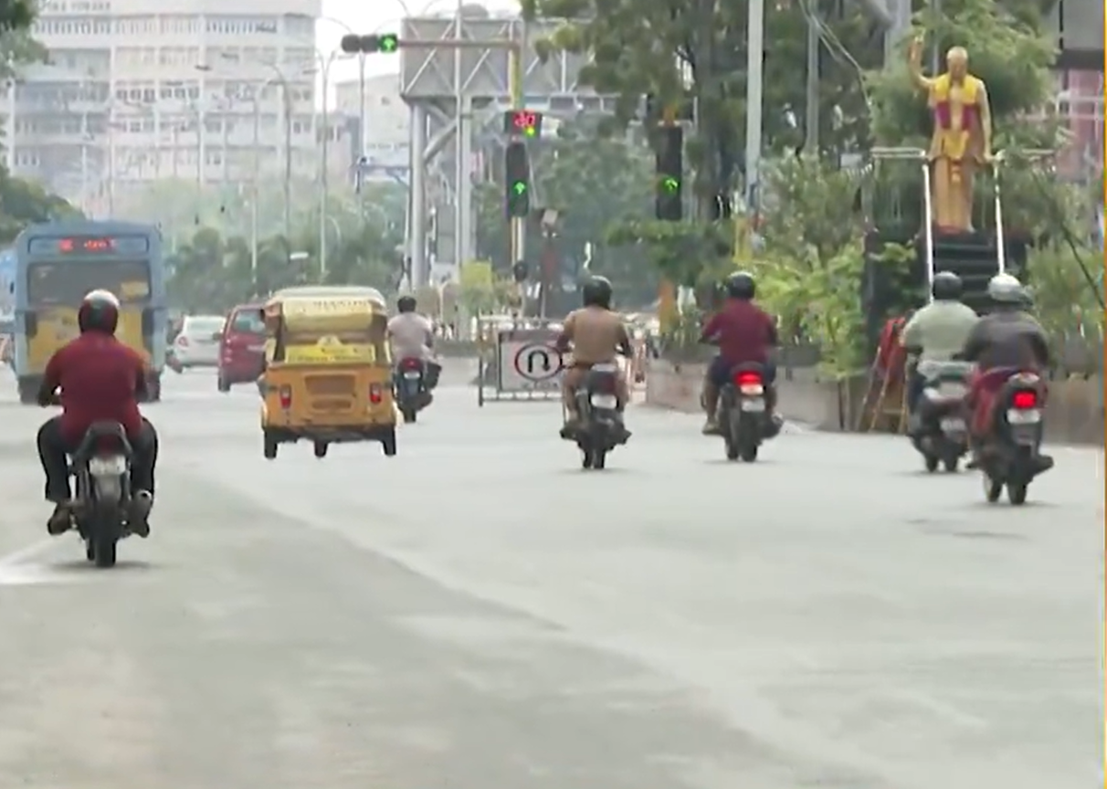 காலியான சென்னை... வெறிச்சோடிய சாலைகள்!