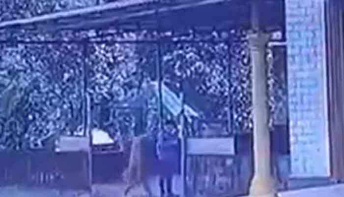 முகத்தில் ஆசிட் வீசிய காதலி - பார்வை இழந்த காதலன்