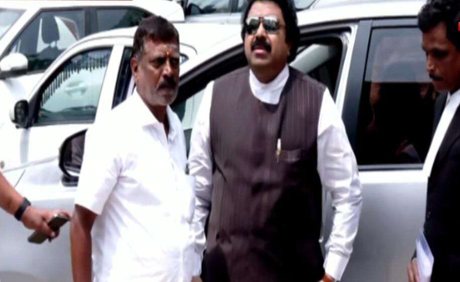 கொடநாடு வழக்கு - ஜெயலலிதாவின் வளர்ப்பு மகன் சுதாகரன் ஆஜர்