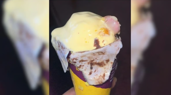 கோன் ஐஸ்கிரீமில் மனித விரல் - பகீர் சம்பவம்