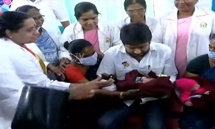 இன்று பிறந்த குழந்தைகளுக்கு தங்க மோதிரம் பரிசளித்த உதயநிதி ஸ்டாலின்