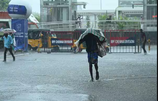 மக்களே கவனம்..! சென்னைக்கு நாளை மிக கனமழை எச்சரிக்கை..!