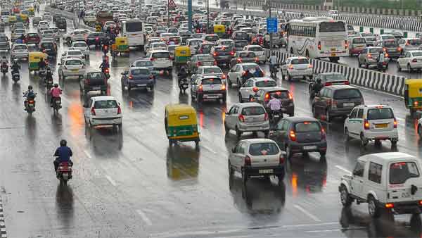 பழைய வாகனங்களுக்கு மத்திய அரசு செக்: இனி தகுதி சான்றிதழ் பெற ரூ.15,000..!