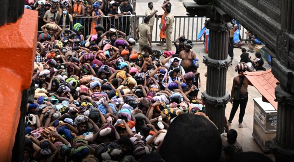 ஒரே நாளில் ஒன்றரை லட்சம் பேர் தரிசனம்- பக்தர்களால் திணறும் சபரிமலை