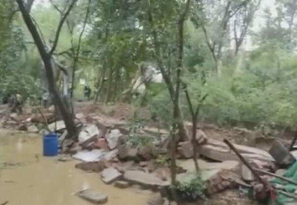 லக்னோவில் சுவர் இடிந்து விழுந்த விபத்தில் 9 பேர் பலி..