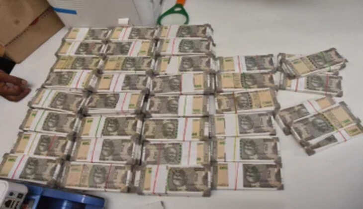 சென்னையில் கட்டுக்கட்டாக ரூ.500 கள்ளநோட்டுகள் பறிமுதல்- இருவர் கைது