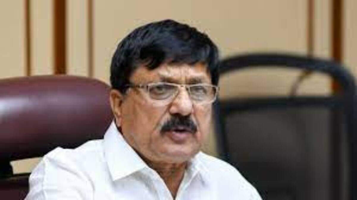 காந்தி பெயரில் சம்பாதித்ததை மக்களிடம் திரும்ப கொடுங்க.. காங்கிரஸ் தலைவர்களை வலியுறுத்திய பா.ஜ.க.