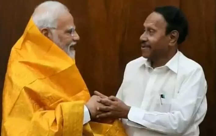 மோடி அறையில் 10 நிமிடம் -தம்பிதுரை சந்திப்பில் நடந்தது என்ன?