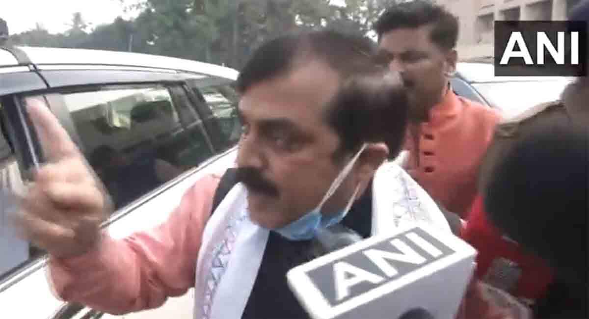 நான்தான் அரசாங்கம்.. என்னையே தடுத்து நிறுத்துறியா? உன்னை... - அமைச்சர் போட்ட சபதம்