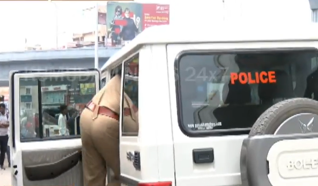 கேட்பாரற்று கிடந்த 1 கிலோ தங்கம், 256 கிராம் தங்க நகைகள்... HDFC வங்கியில் பரபரப்பு