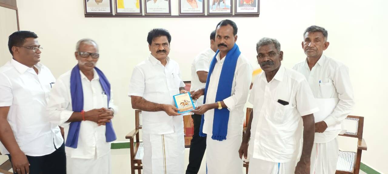 கொ.ம.தே.க தலைவர் ஈஸ்வரனுடன், மாவீரன் பொல்லான் பேரவை நிர்வாகிகள் சந்திப்பு!